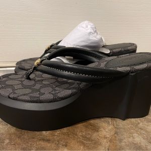 Women’s Coach Franki Platform Flip Flop Heals size 7